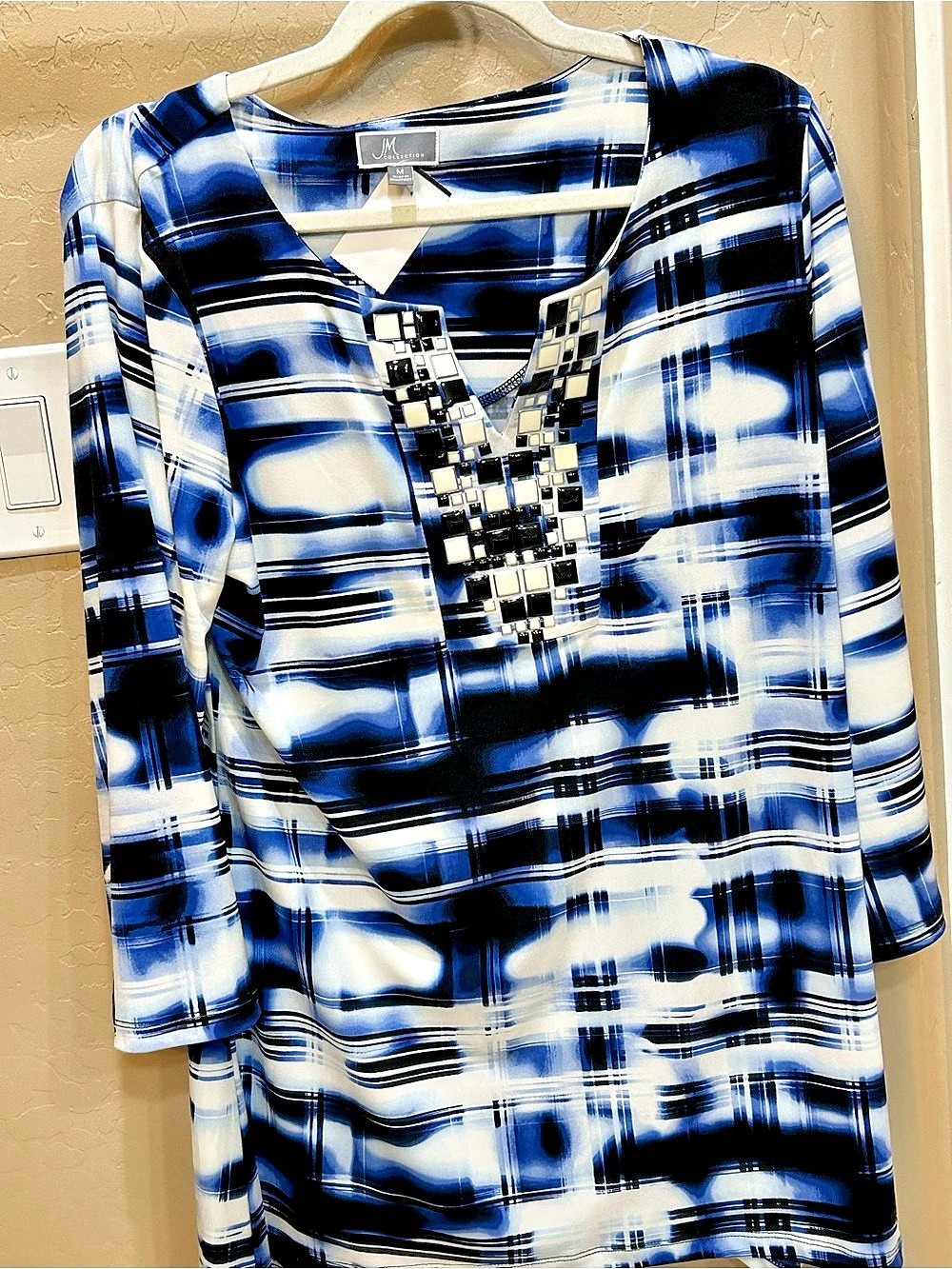 JM Collection Abstract Tunic in Blue & White Size Medium Like New
